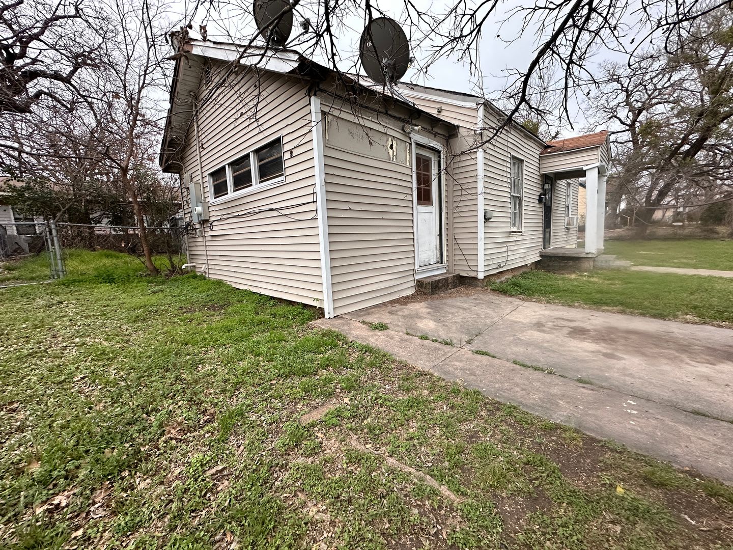 4 Bedroom 1 Bathroom Home In Gatesville – photo 3