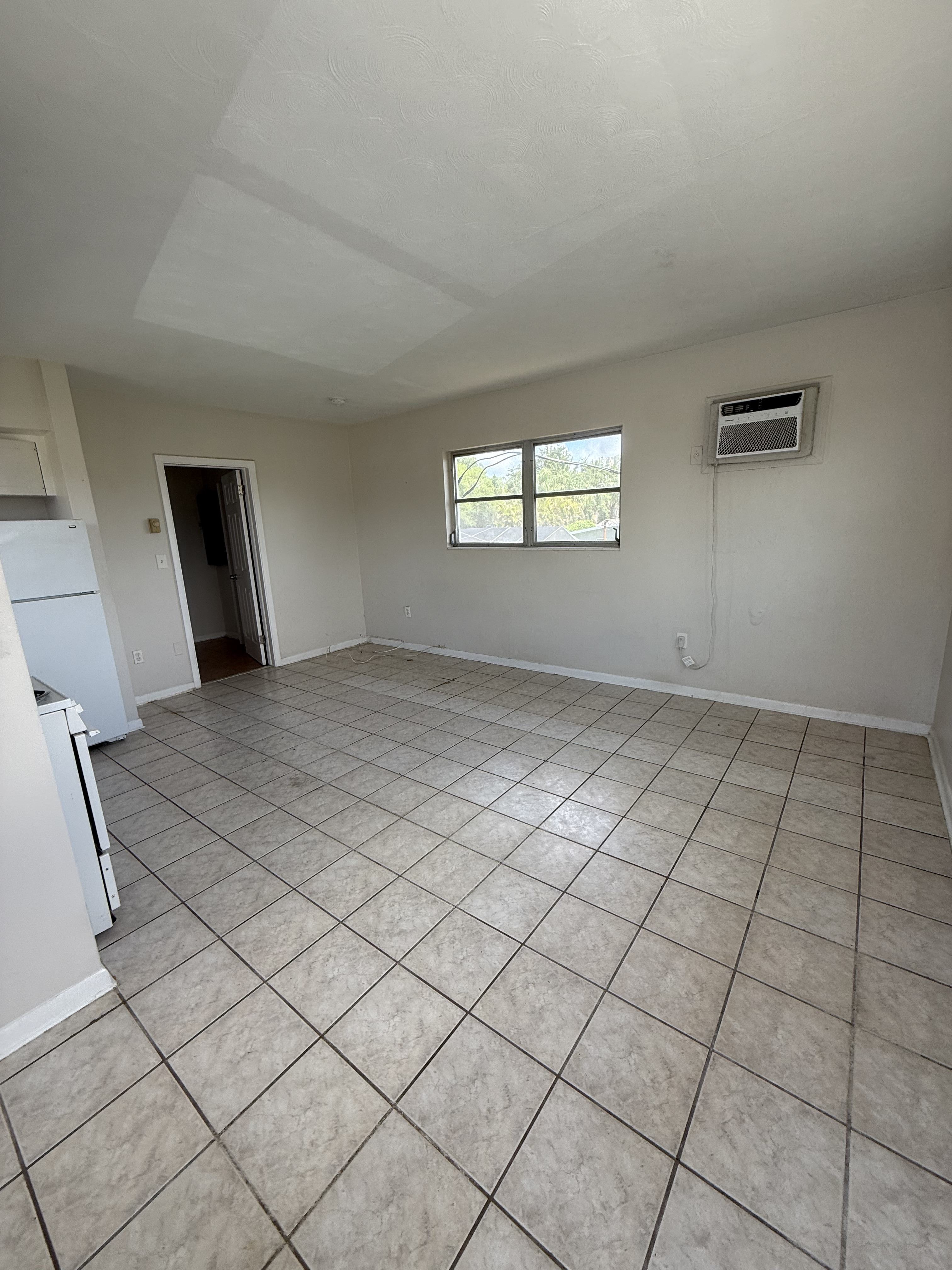 698 Union St Apt 6 – photo 3