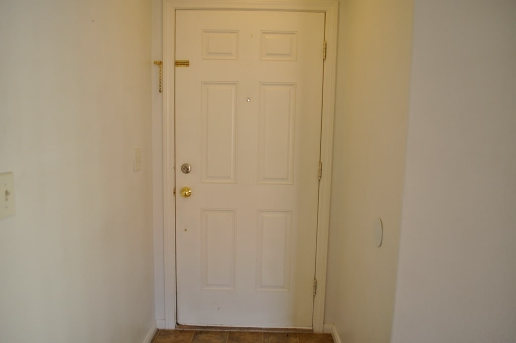 Single Story Three Bedroom Home in the Heart of Henderson – photo 4