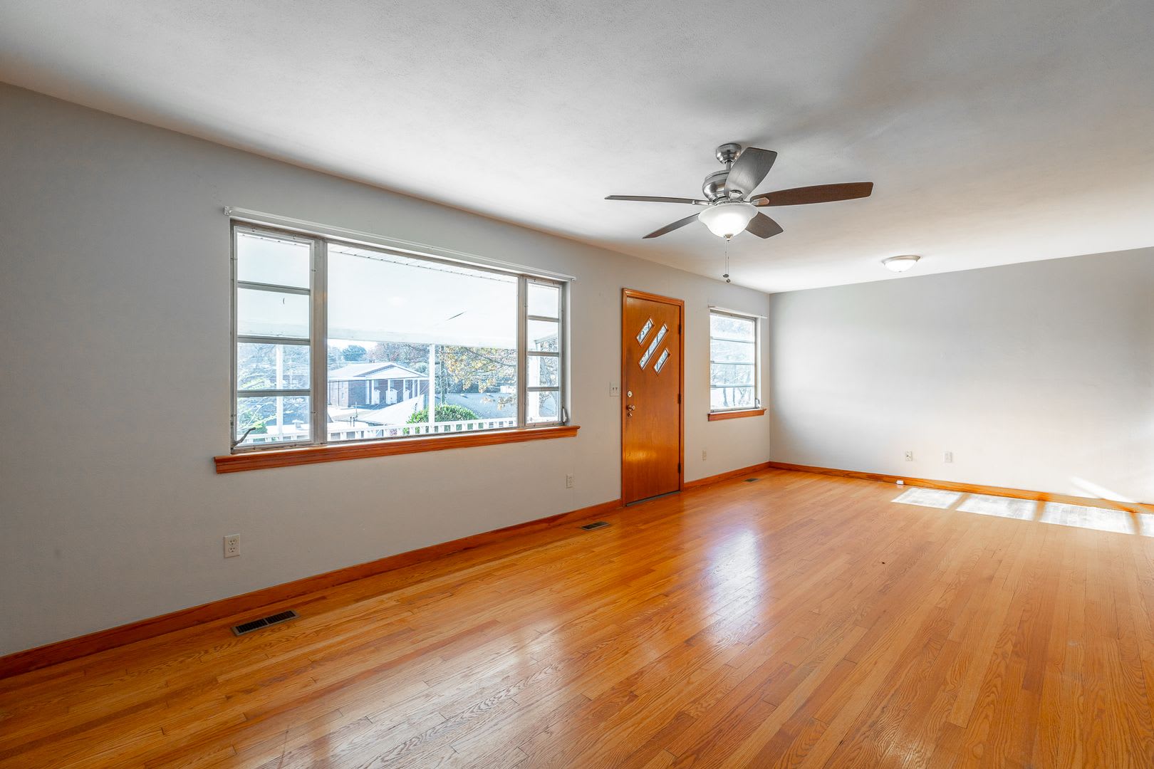 2 Bedroom Home in East Ridge – photo 2