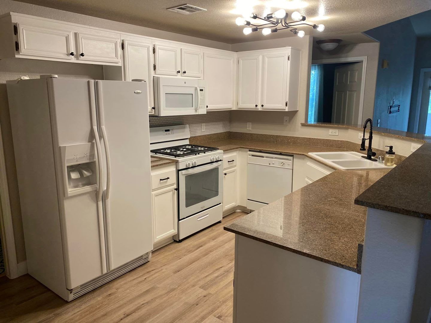 Rent Incentive with 2 weeks free rent – photo 3