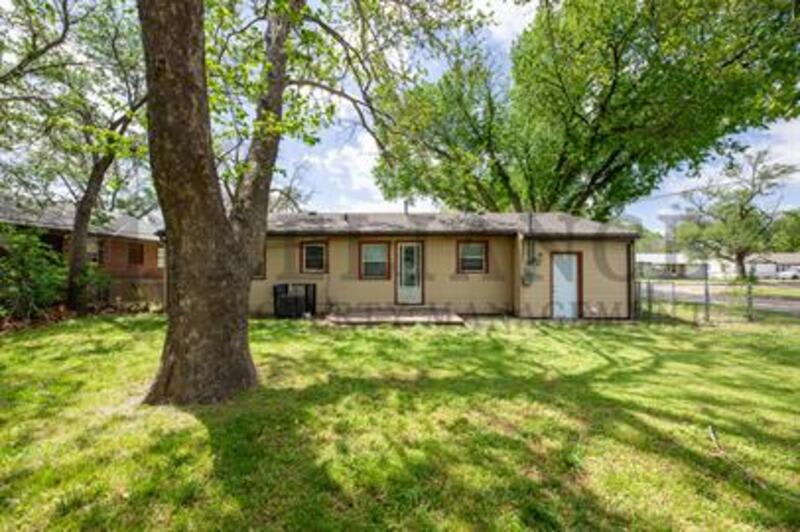 1602 Luther East – photo 2