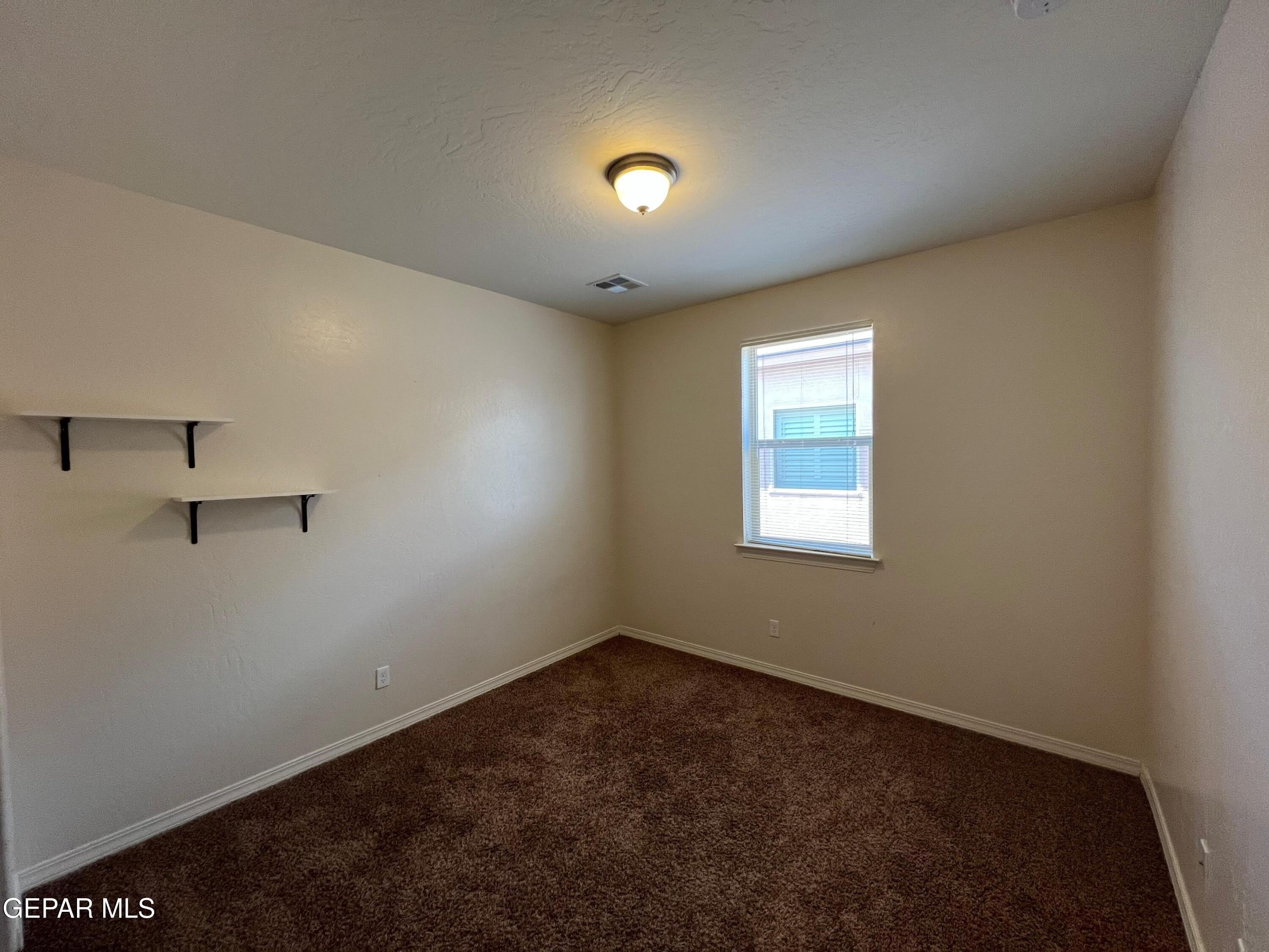 147 N MANZANITA Drive – photo 4