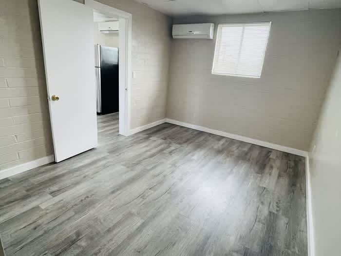1021 East Spring Street – photo 5