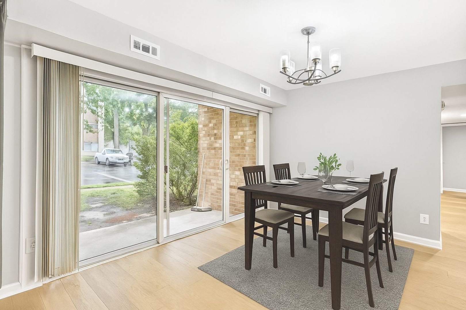 Rarely available 3BR/2BA updated ground-floor corner unit with walk-out patio – photo 4