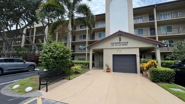 1001 SW 128th Ter – photo 2