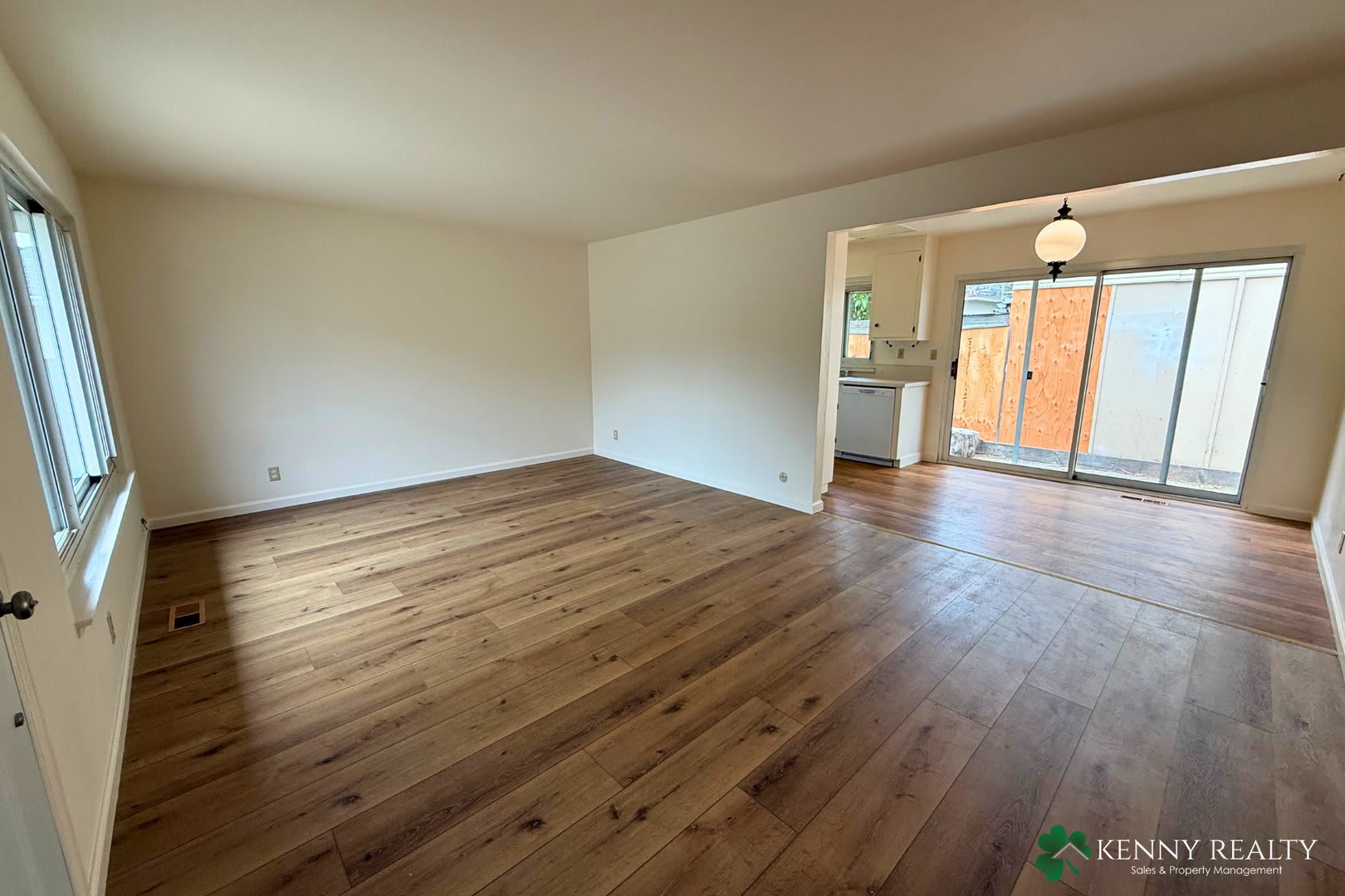 Spacious 3Br 2Ba Duplex Home In Millbrae With Private Yard 2 Car Garage – photo 2