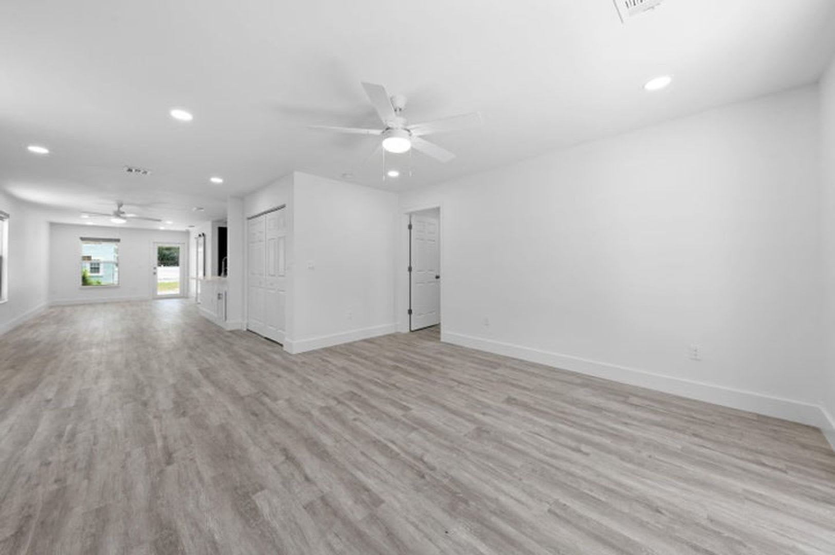 720 Mcintosh Street West Palm Beach Fl 33405 – photo 4