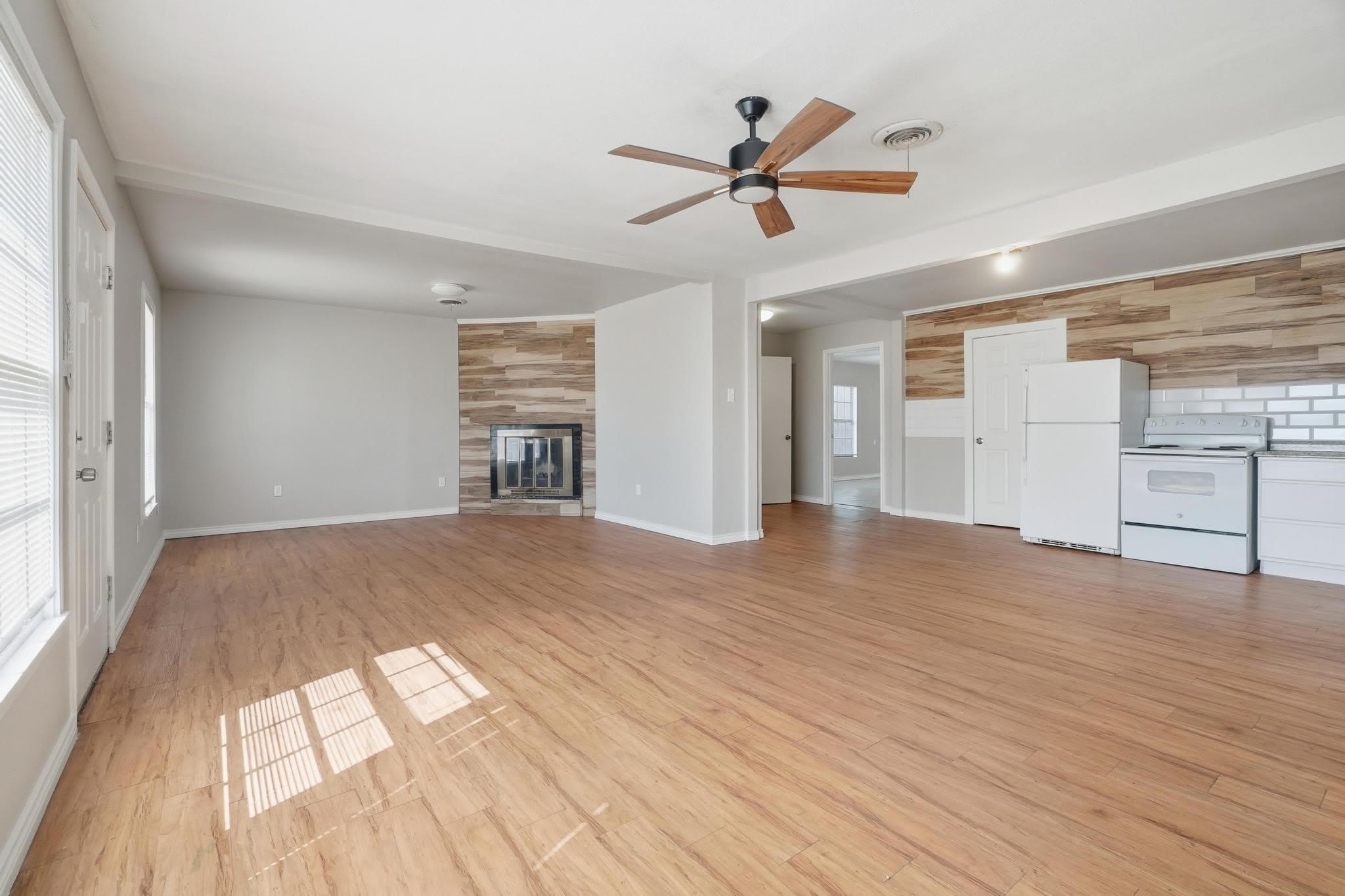 2034 Collins Avenue – photo 3