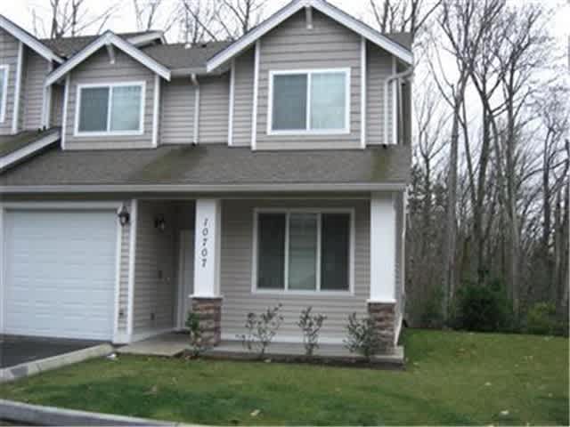 Light and Bright 3 bedroom 2.5 bath Townhome in Renton – photo 1