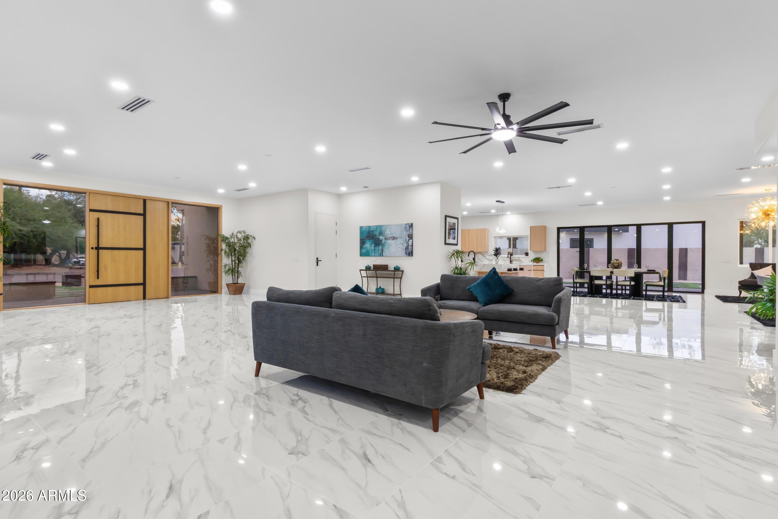 5923 E NORTH Lane – photo 5