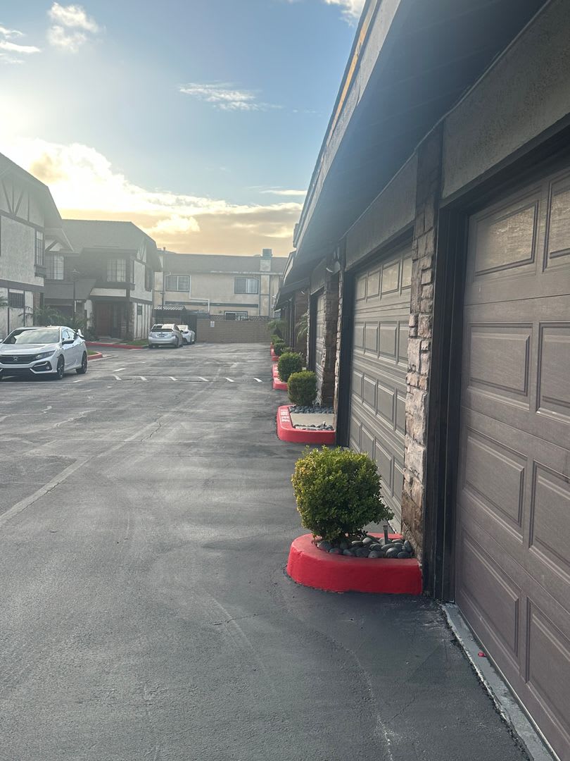 Charming 3 Bed 2 5 Bath Townhome With 2 Car Garage In Garden Grove – photo 4