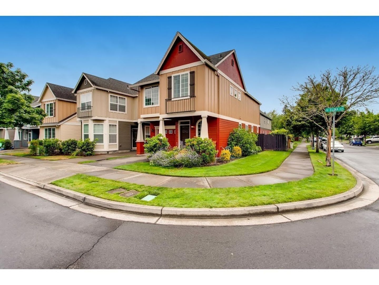Beautiful 3 Bd 2 5 Ba Single Family Home Located In Hillsboro S Arbor Roses Community Spectacular Location – photo 2