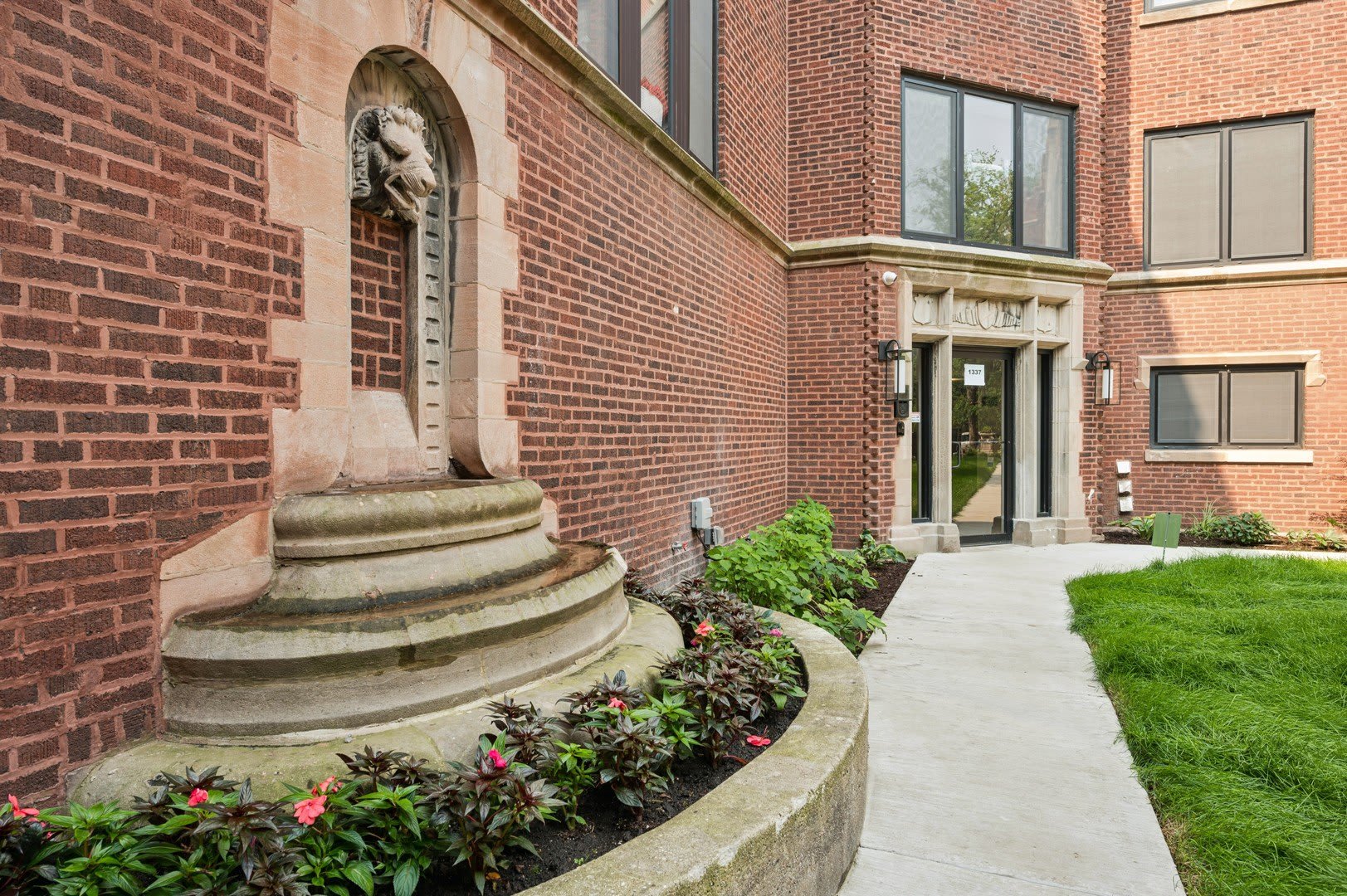 1331 W Estes Avenue – photo 2