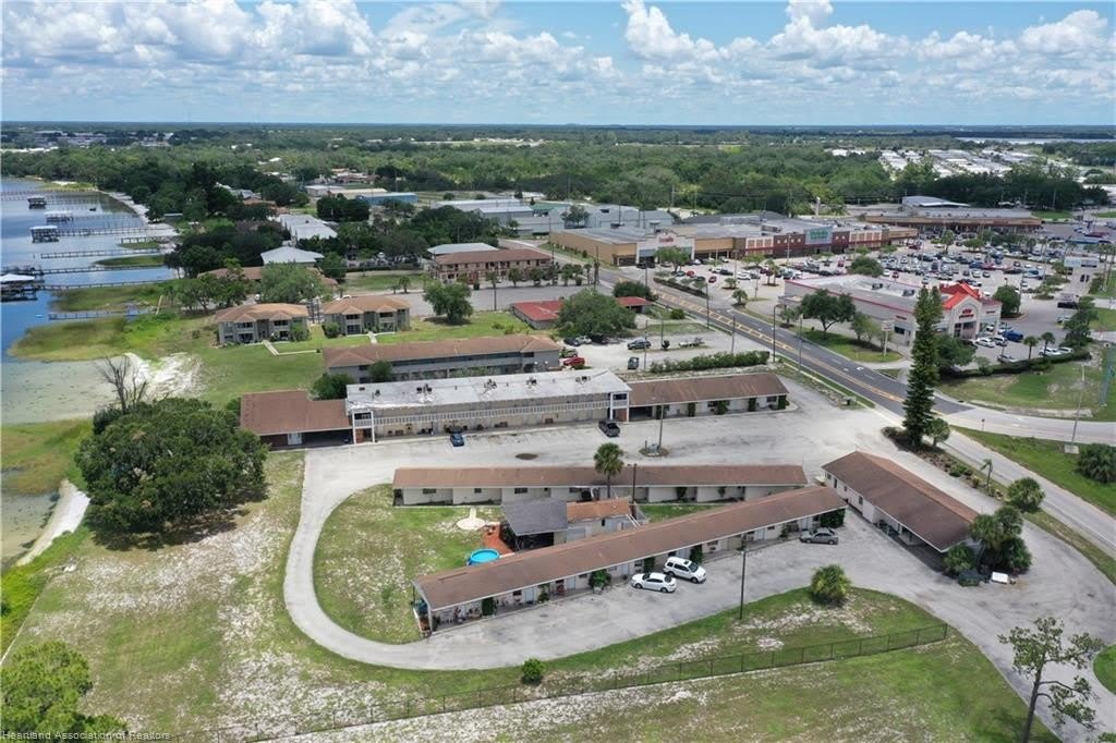 1001 Lakeview Drive – photo 1
