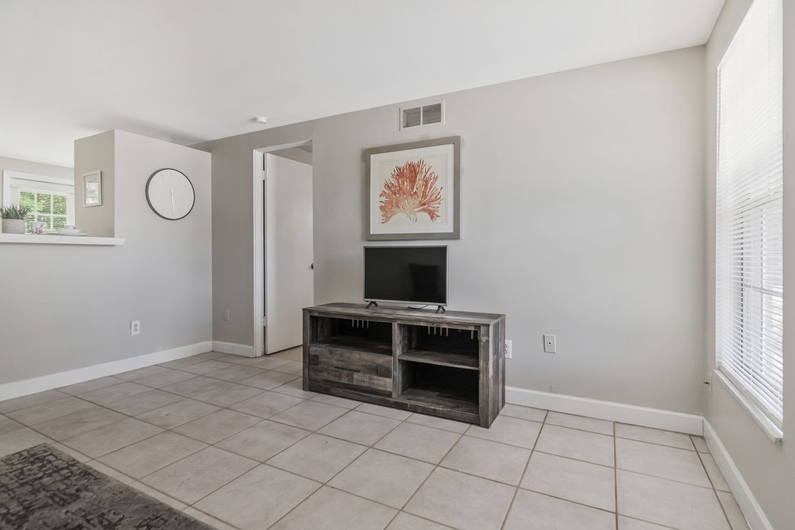Move In Ready 1Br 1Ba Duplex In Brandon Fl 1 250 Month Across From Brandon Mall – photo 3