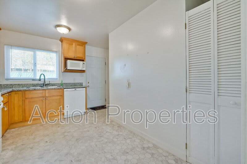 2709 Alma Street – photo 5