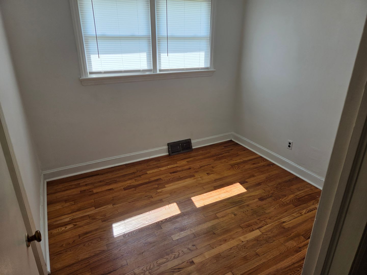 3 Bedroom Single Family Home – photo 5