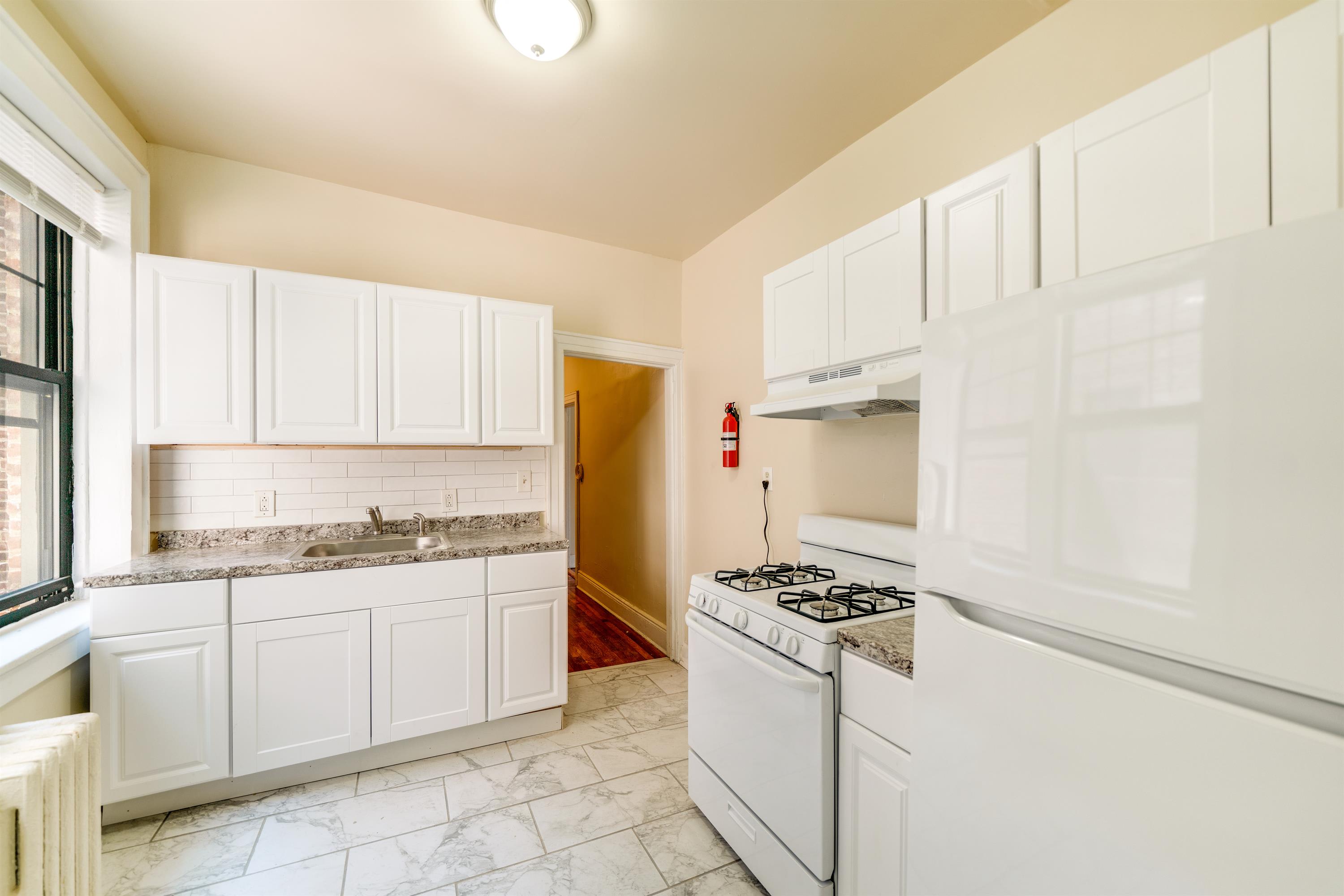 51 E Brinkerhoff AveApartment 9 – photo 3
