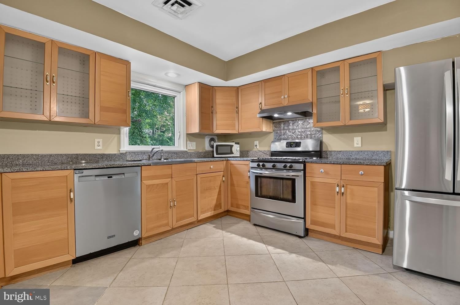 3409 BEVERLY Drive – photo 2