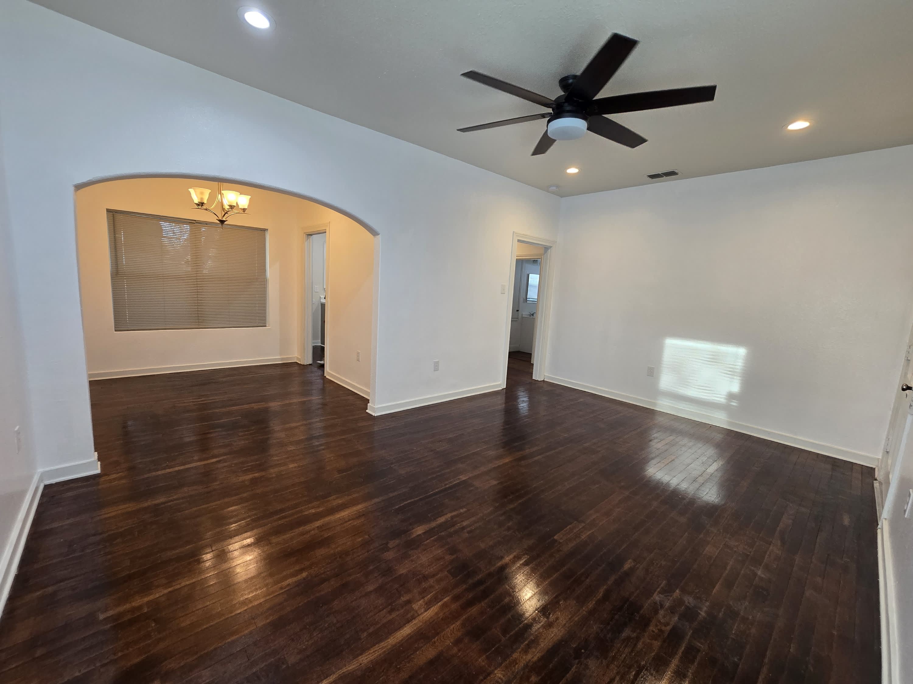 809 Elmwood Drive – photo 2