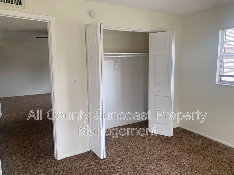471 76Th Ave N 3 – photo 5