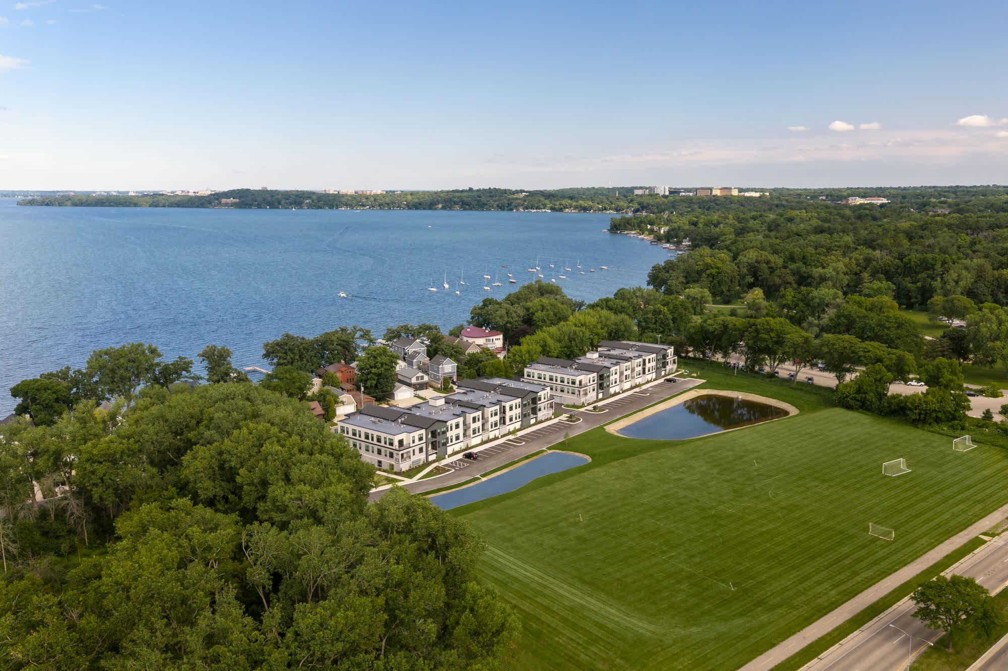 Allen Bay Apartments – photo 1