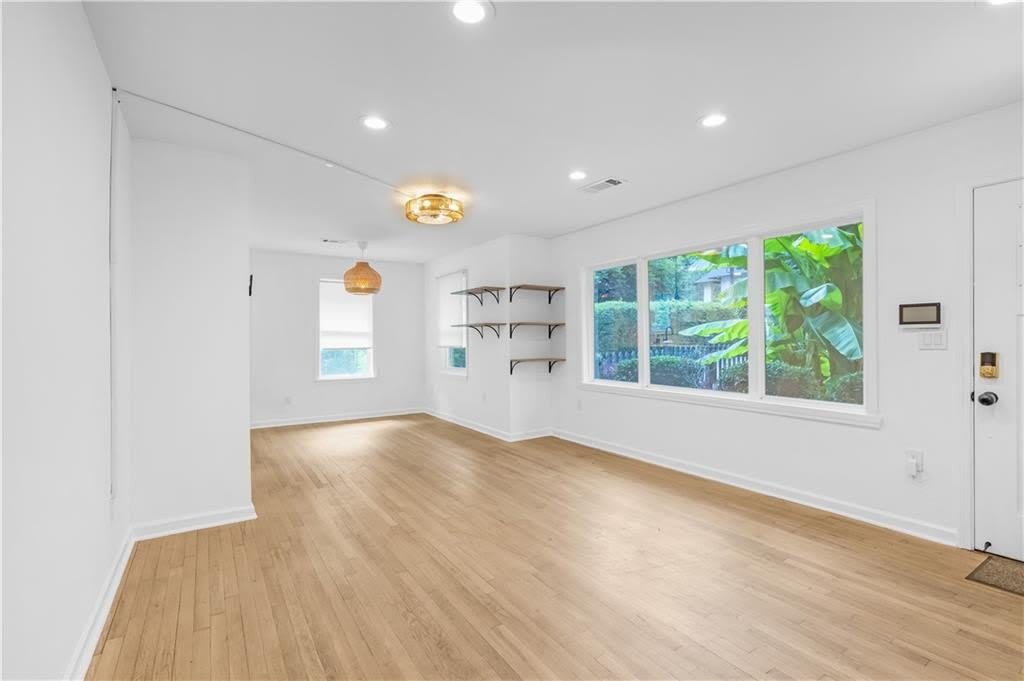 844 Deckner Avenue SW – photo 5