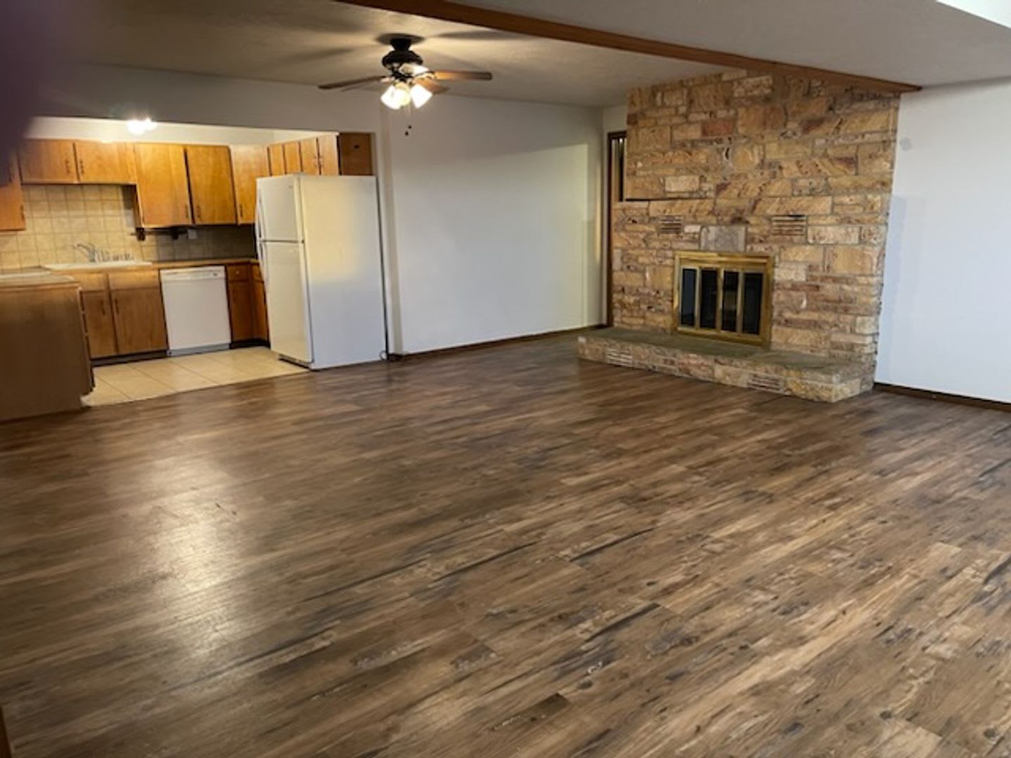 Waterfront! Sunset views! 3 bdrms! Attached garage! Private driveway! – photo 4