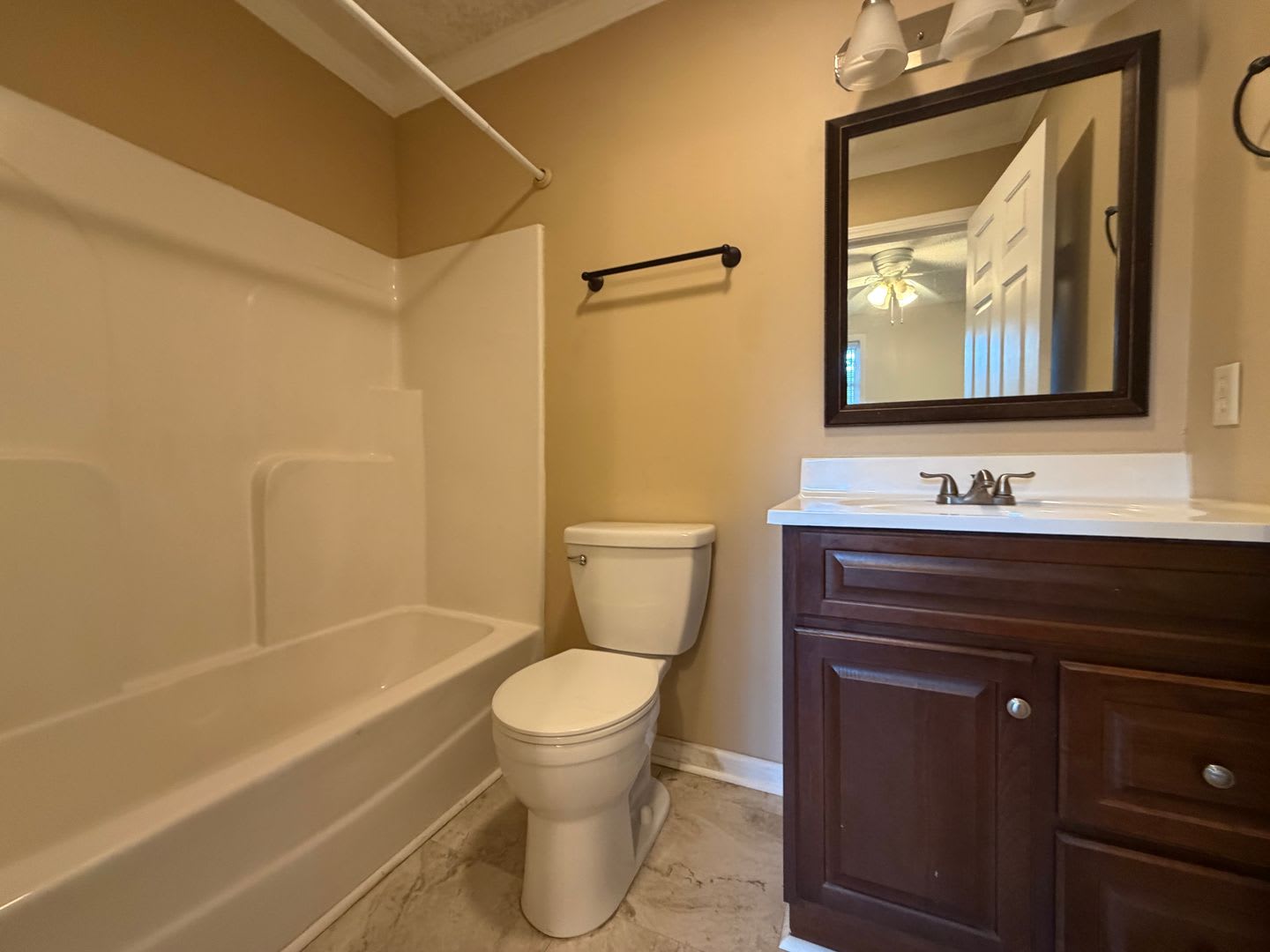 2 Bed and 2 bath close to UF – photo 5