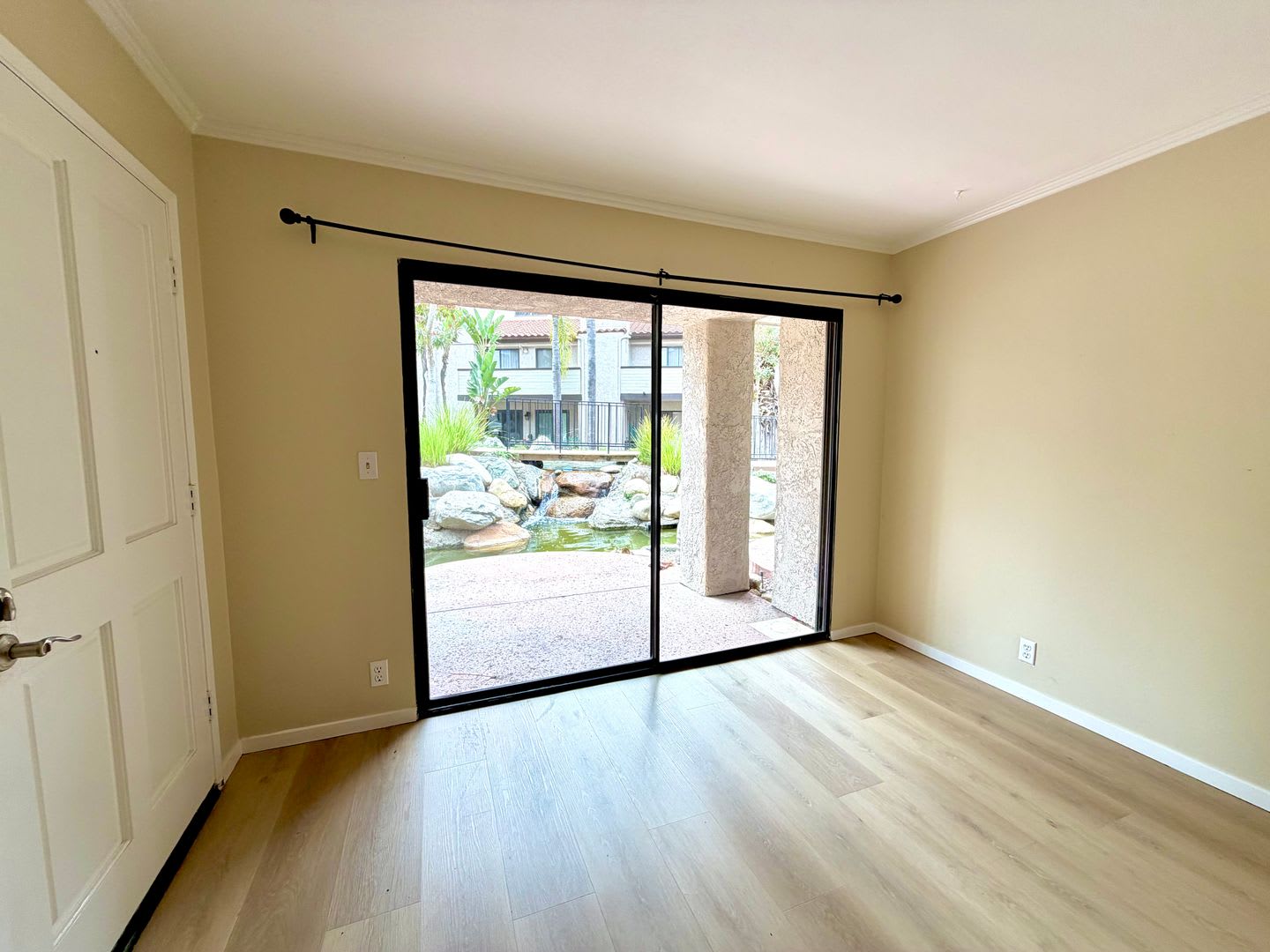 2b/2b Resort-Style Camarillo, Ponderosa Creek Condo – photo 3