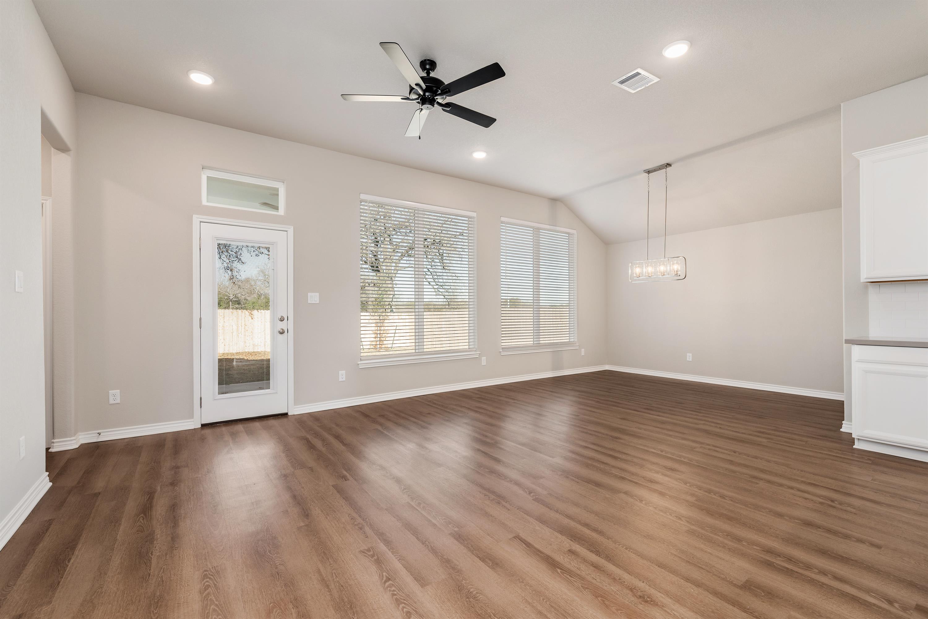 3185 Normandy Way – photo 4