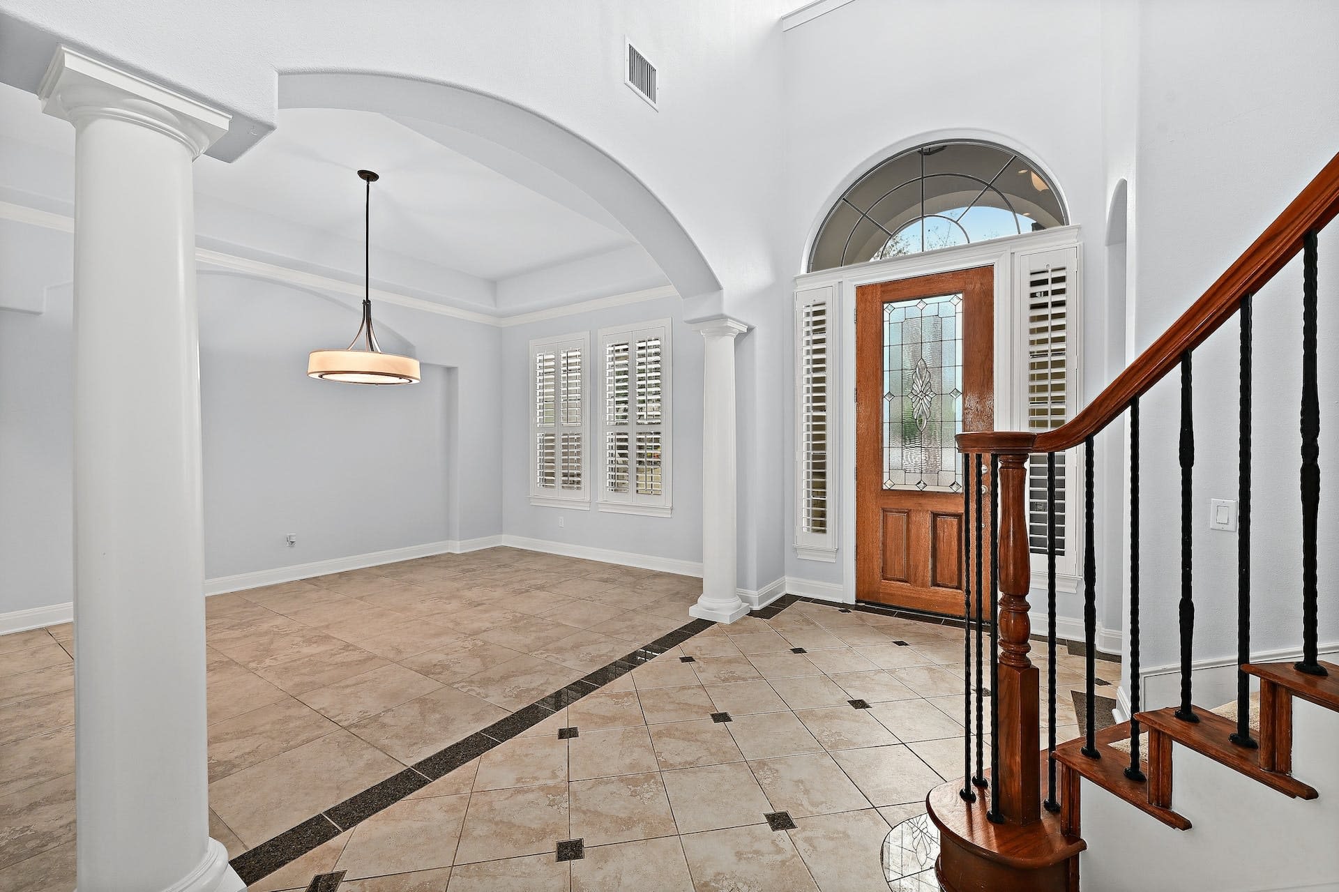 1021 University Club Drive – photo 2