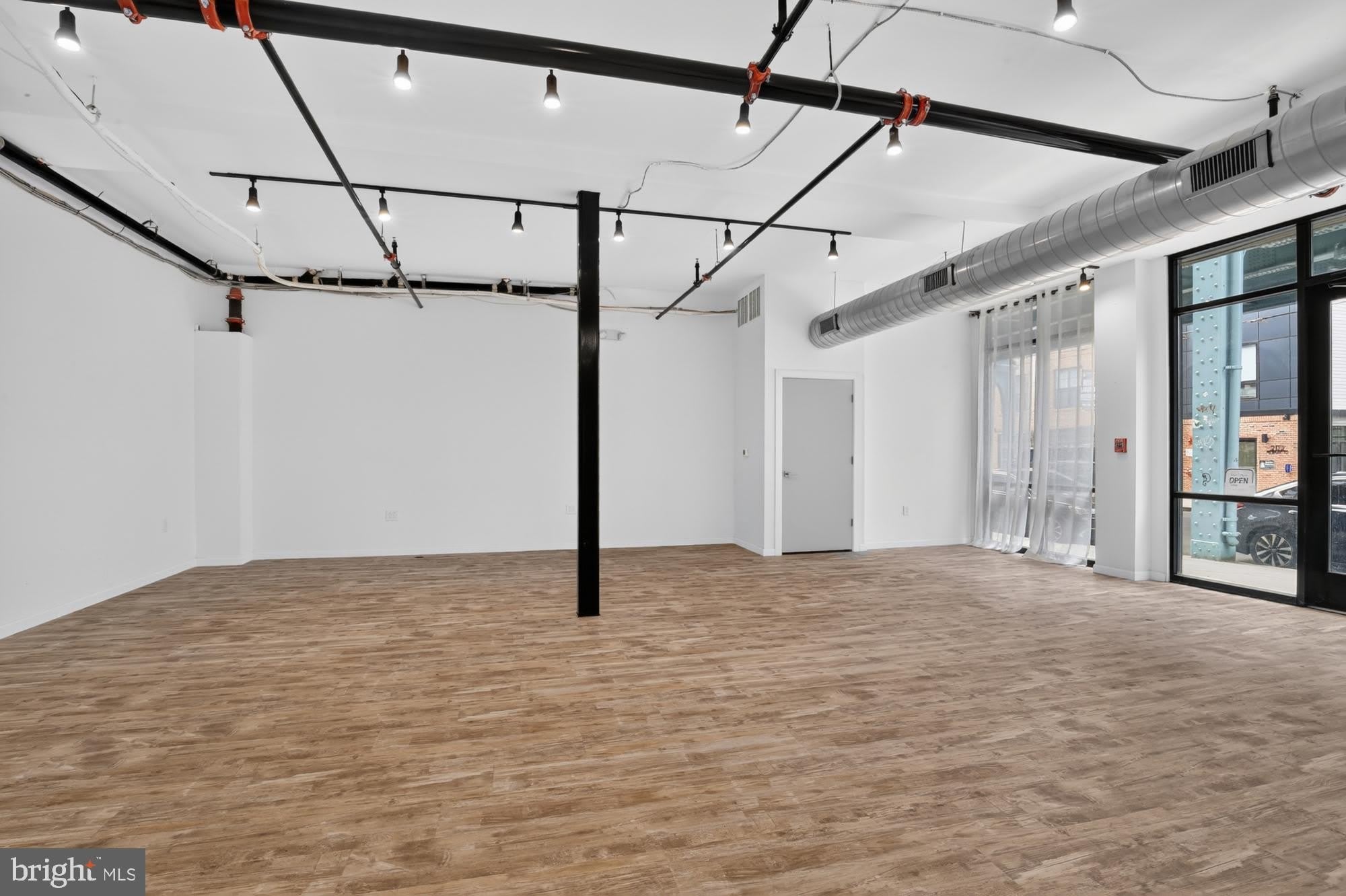 2119 N FRONT Street – photo 3
