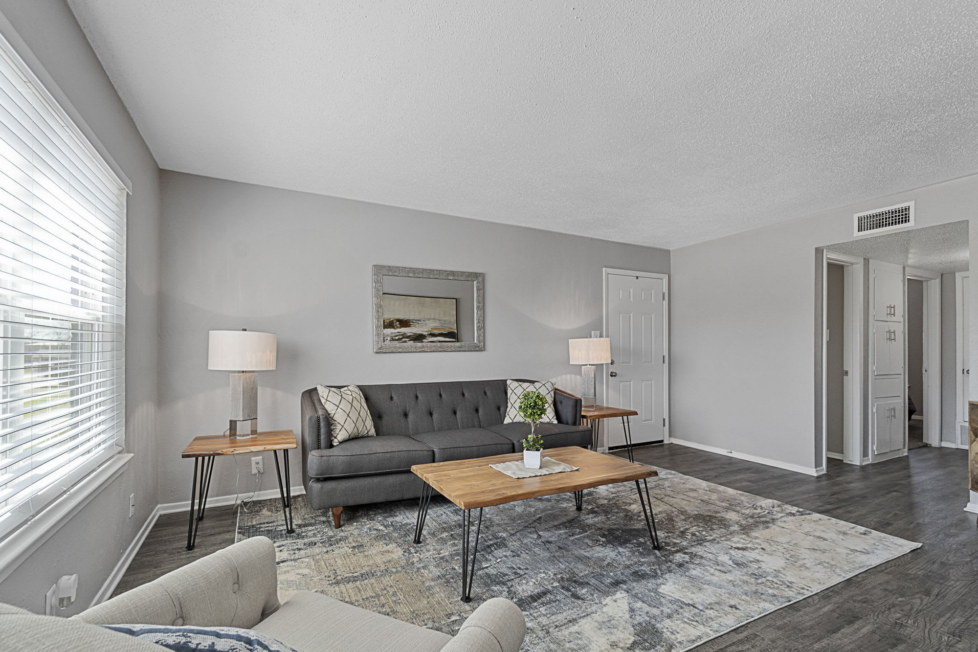 712 1/2 Brook Avenue – photo 3