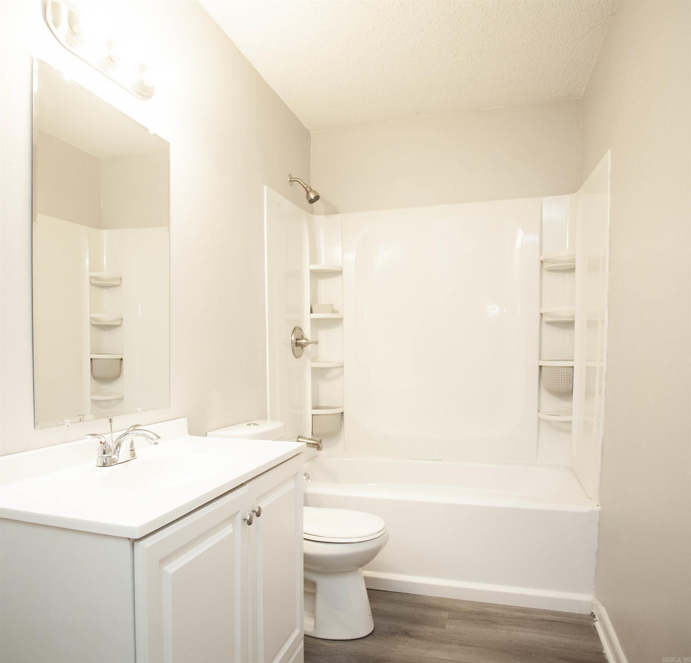 1108 E 11Th Street – photo 5