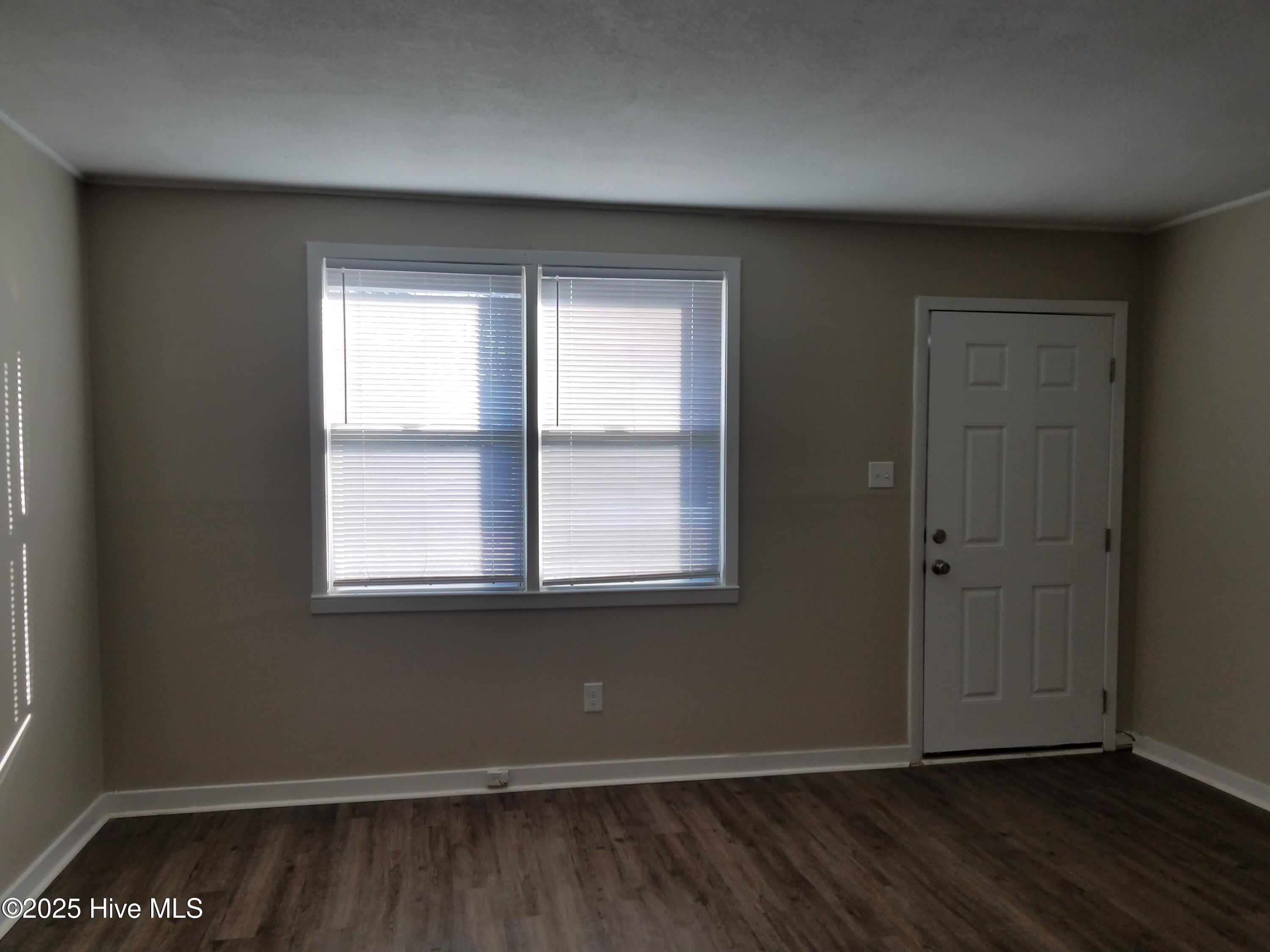1217 Davis Street – photo 3
