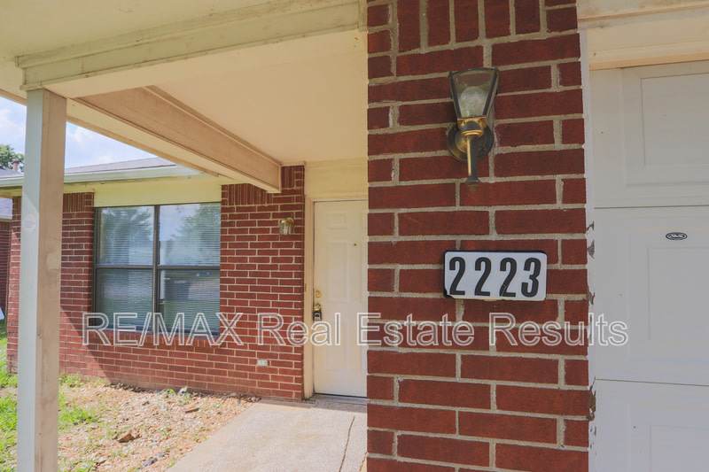 2223 W Roselawn St – photo 4