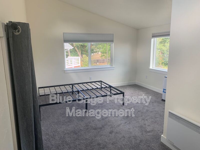 410 Eddy Ct – photo 3