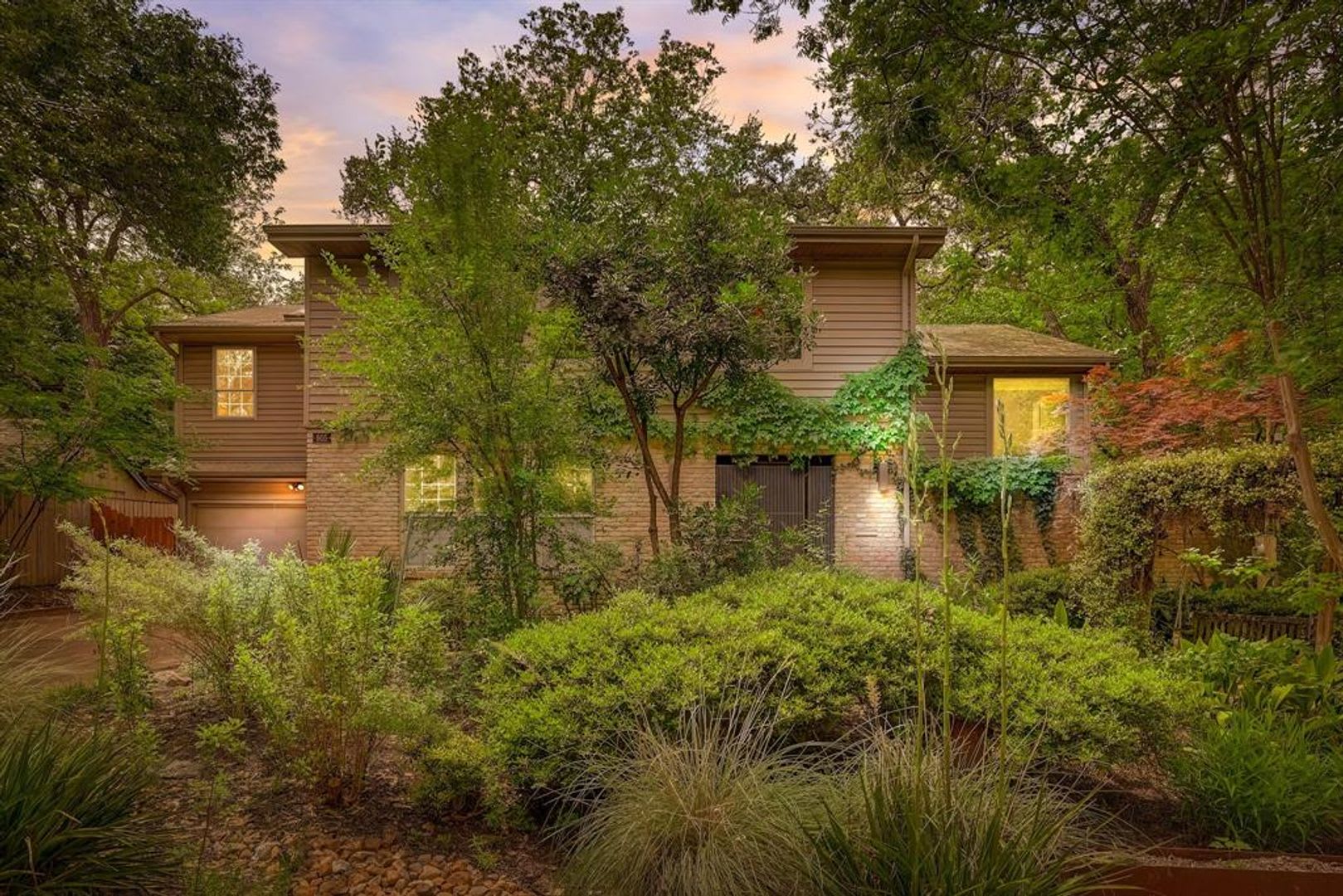 805 Leonard St!!! – photo 1