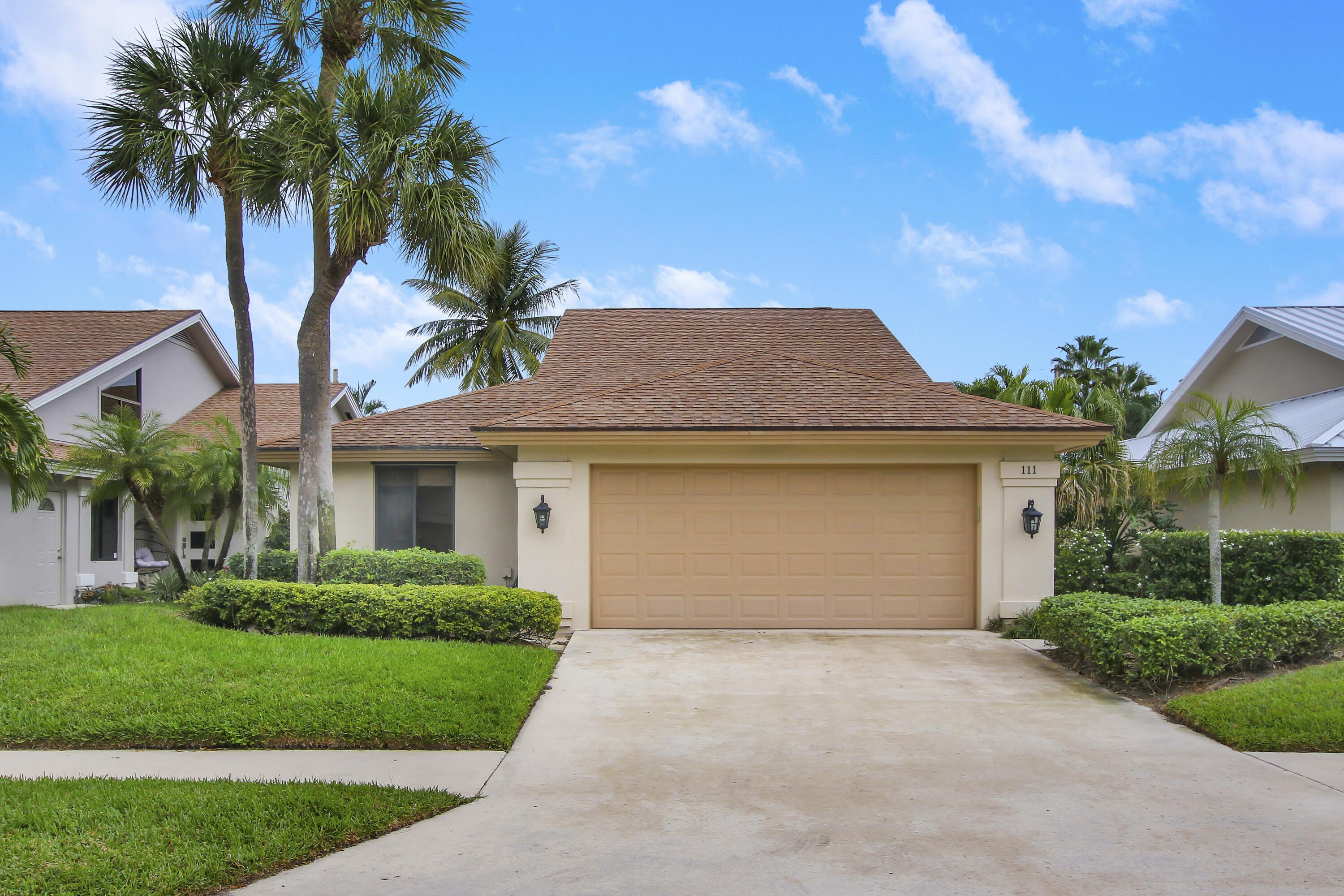 111 Seashore Drive – photo 1