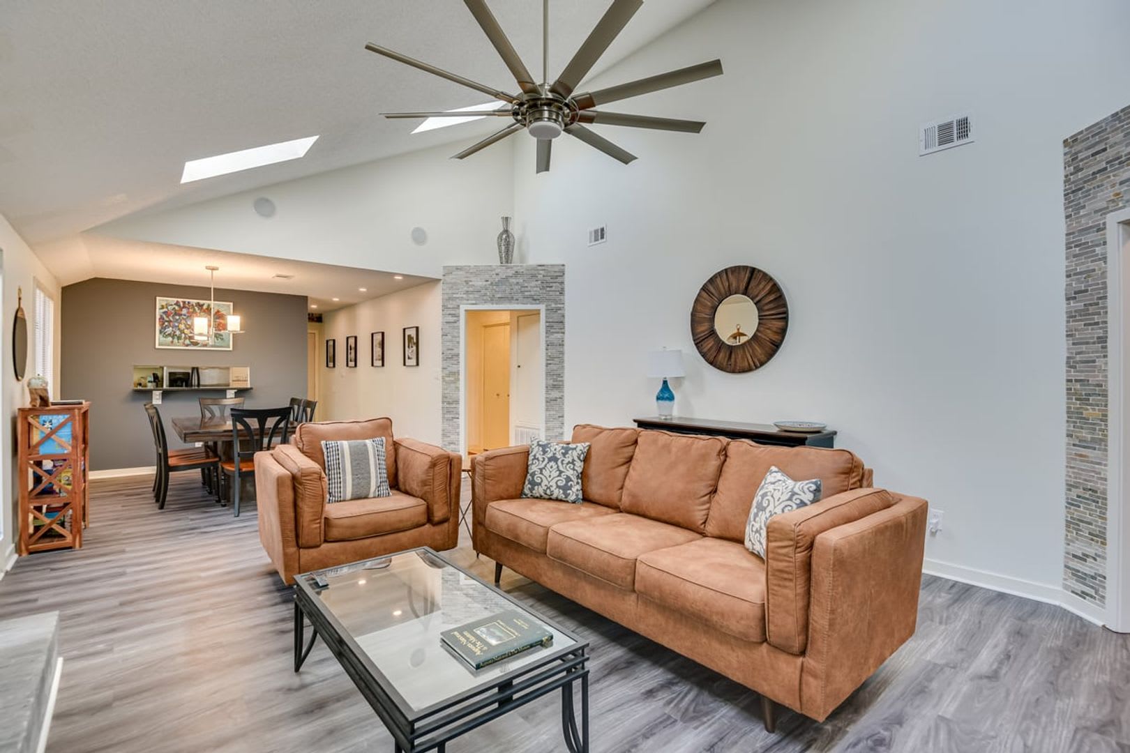 FULLY FURNISHED, 3247 Summerchase Circle – photo 2