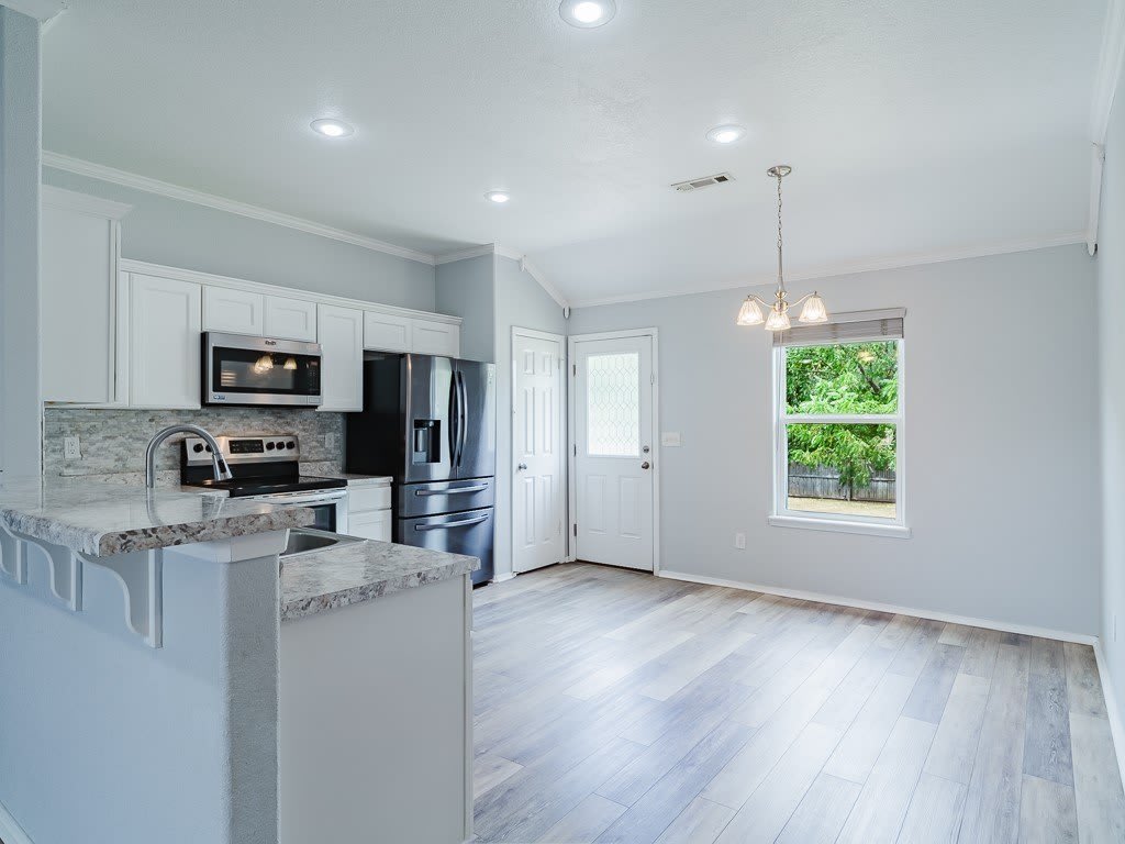 714 Green World Street – photo 5