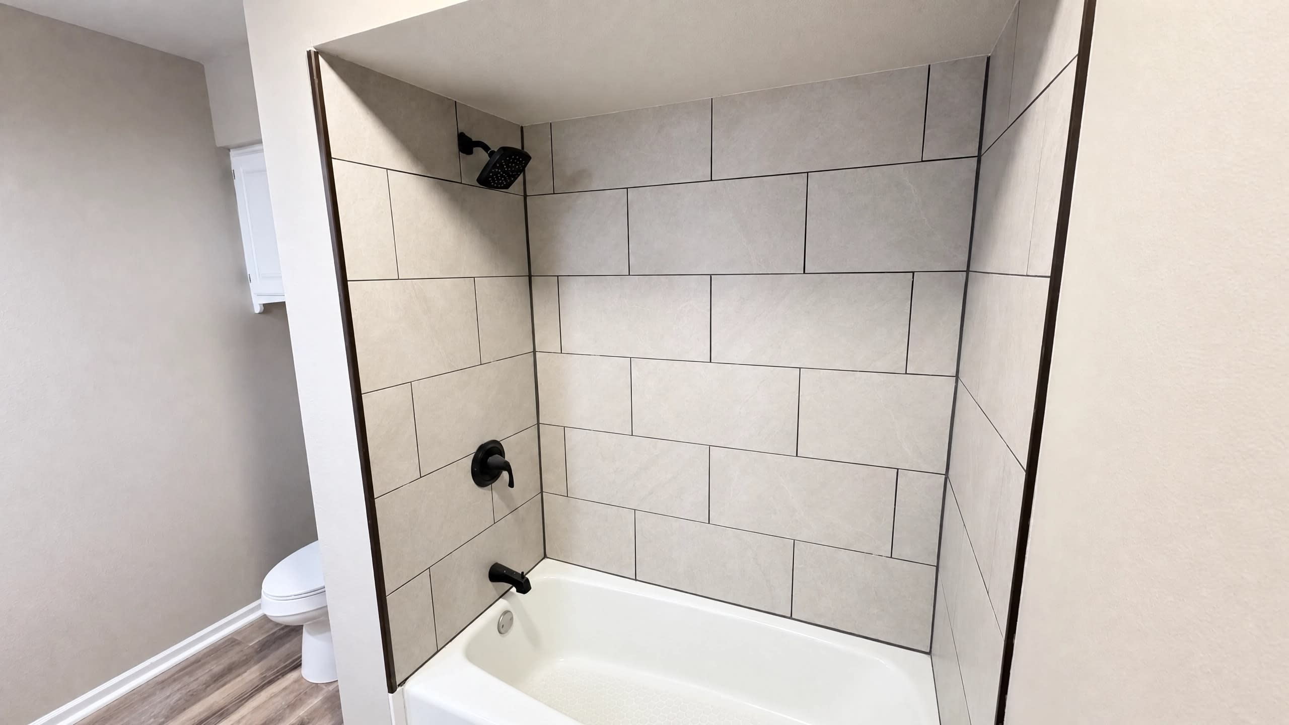 1129 Broadway Ave – photo 4