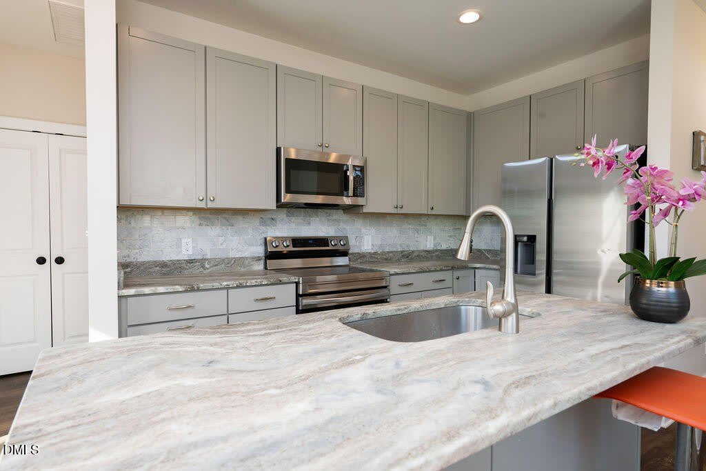 1026 Abbott Street – photo 4