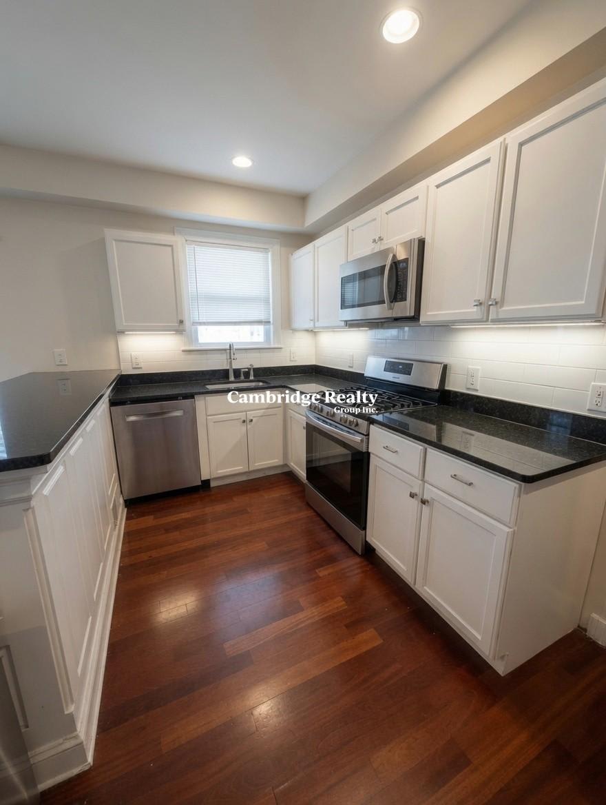 14 Duval St. – photo 1