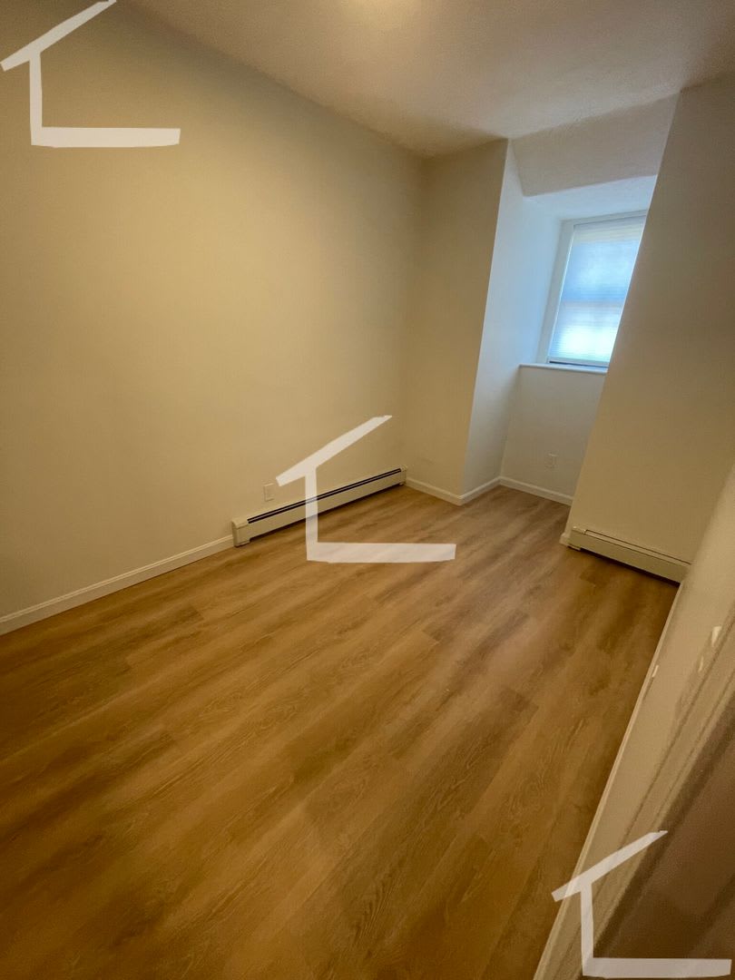 Newly renovated 3 bed unit in a prime location in the South End! – photo 4