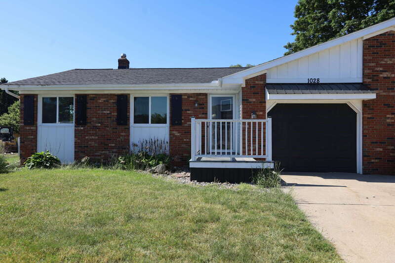 1028 Rosewood St – photo 1