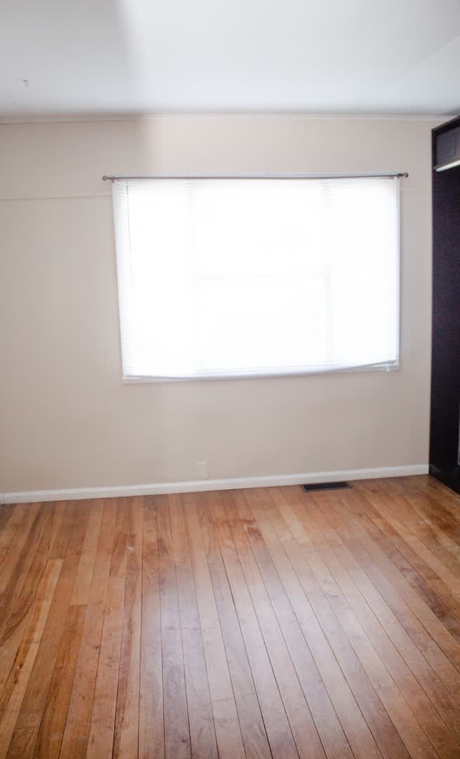 3 Bedroom 1 Bath Near Campus – photo 2