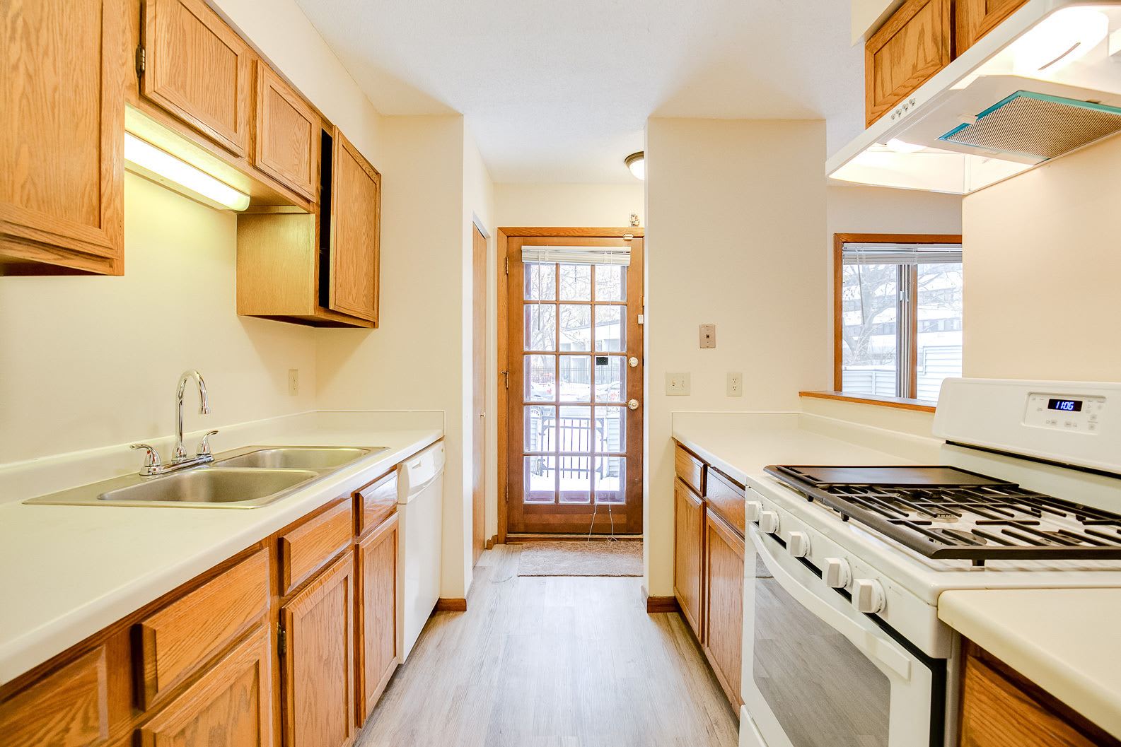 Charming Seward Minneapolis Living! 3 B2/2B Open Spacious Townhome!! – photo 1